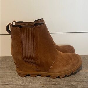 SOREL Joan of Arctic Wedge Bootie Size 7.5 Like new